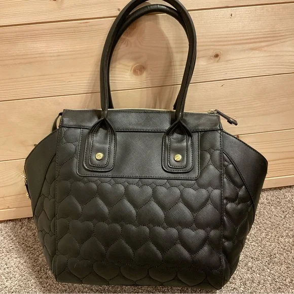 Betsey Johnson Large Tote Satchel Purse Bag, quilted hearts, black, EUC - Picture 2 of 5